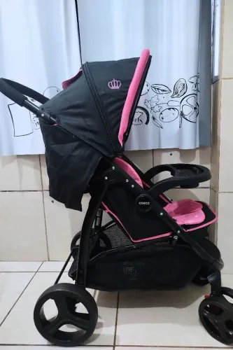Carrinho de bebê mais bebê conforto 
