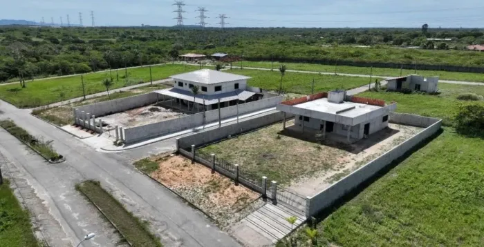 Lote no condomínio Reserva Camará
