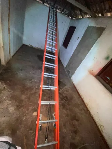 Escada Extensível Vazada em Fibra 33 Degraus 10,20m WBERTOLO-EAFV-33