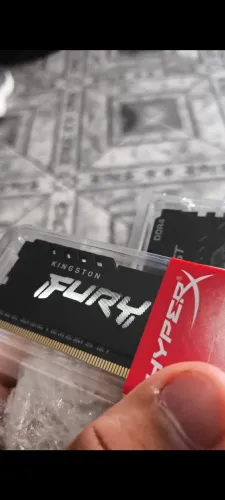 Memoria Ram ddr4 2666mhz Kingstom FURY BEAST - 2 PENTES DE 8GB - 6 meses de uso