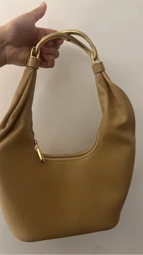 Bolsa Maxi Hobo Couro Metal Bege