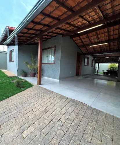 Vende se imóvel de alto padrão com 3 quartos