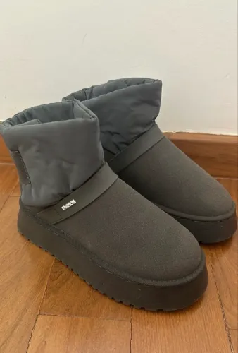 Bota tipo Ugg cinza 35
