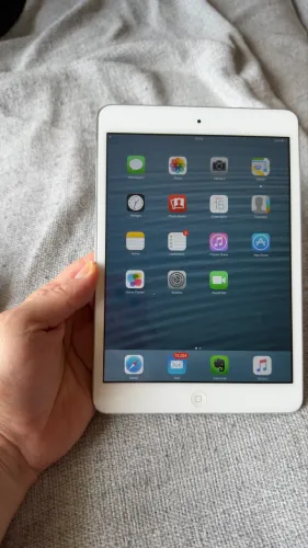iPad mini (1ª geração) de 16 GB, versão Wi-Fi na cor branco/prateado