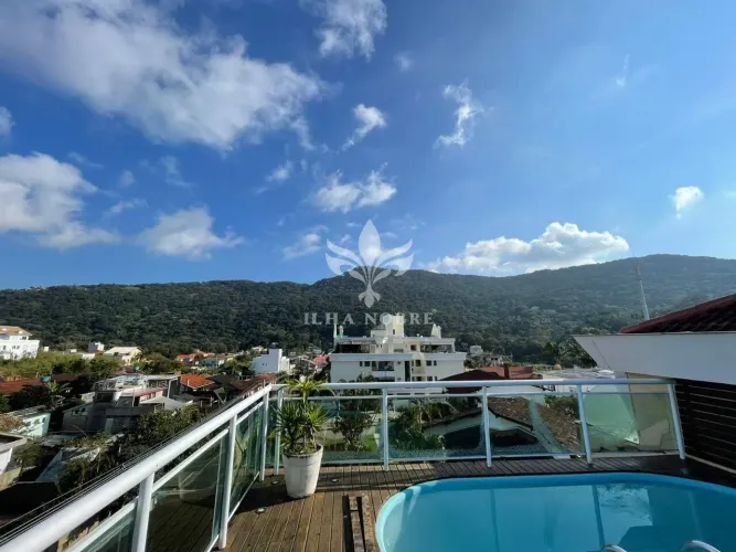 Cobertura com 3 quartos, uma suite na Lagoa da Conceição