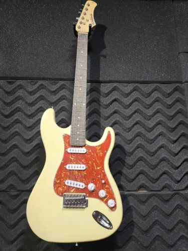Guitarra Waldman street strato sss