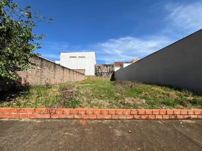Terreno à venda em Piracicaba no bairro Santa Rosa, 360 m² por R$ 220.000,00