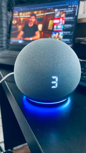 Echo Dot De 4ª Geração - com relógio amazon