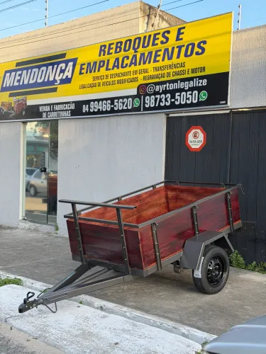 Reboque um eixo novo