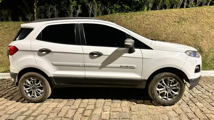 Ford Ecosport Freestyle 1.6 16V Flex 5P 2013