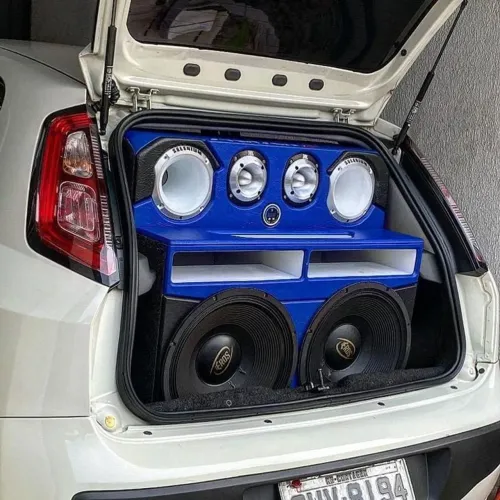Instalação de Som automotivo Multimídia e acessórios
