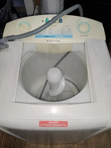 Máquina de lavar usada Electrolux lf10