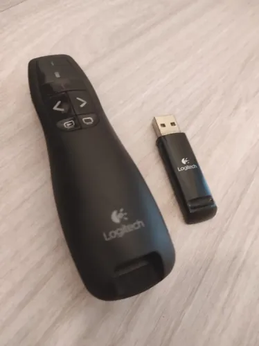 Apresentador sem fio Logitech com Laser Pointer Vermelho