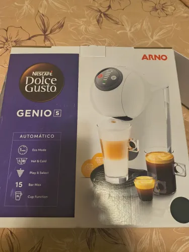 Cafeteira cápsulas dolce gusto, estado de nova, grátis cápsulas.