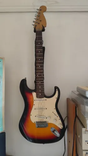 Guitarra Memphis stratocaster