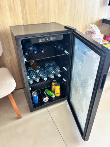 Cervejeira Midea 96 litros 