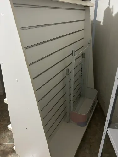 Vendo armário expositor dupla face 1,25cm por 1,55cm de altura