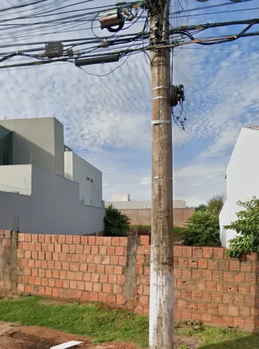 Terreno com 379m² a venda na Vila do Polones