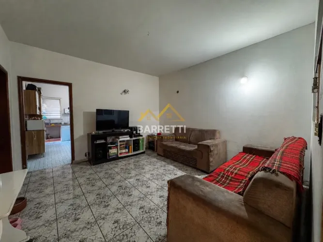 Casa à venda no bairro Vila Independência, com 116 m², 2 quartos, área de luz e 3 vagas de