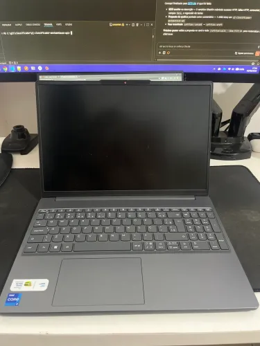 Vendo ou troco Notebook Lenovo Ideapad slim 3 I7-13620h 16gb ram 512 ssd