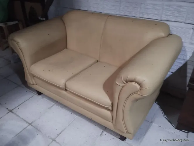 Sofá dois lugares estilo Namoradeira.