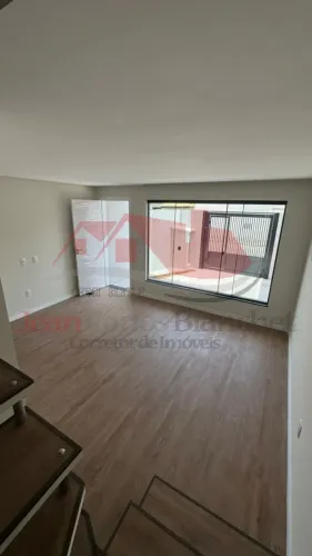 SOBRADO NOVO NO BAIRRO RIO PEQUENO EM CAMBORIÚ