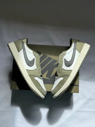 Air Jordan 1 Low OG Medium Olive (44)