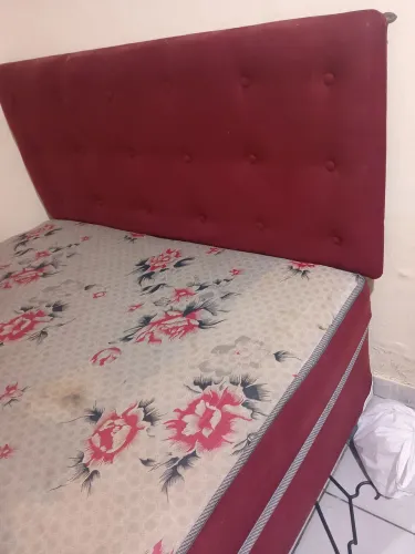 Vendo cama de casal com cabeceira