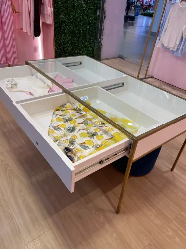 Mesa de centro em perfeitas condições