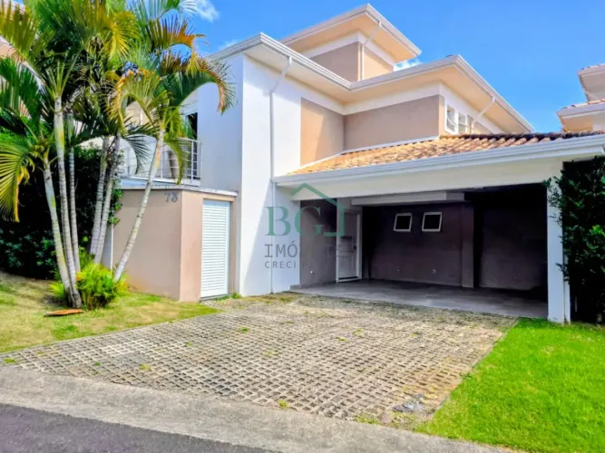 Excelente casa de alto padrão á venda em condomínio fechado em Poços de Caldas MG.