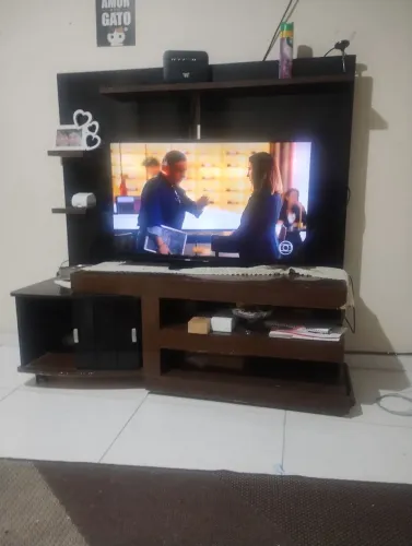Rack Painel  comporta tv de 50polegadas só 200