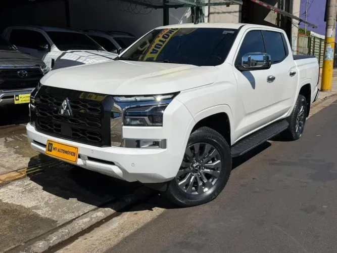 Mitsubishi TRITON HPE-S 2.4 CD 4X4 TB Diesel Aut. 2026
