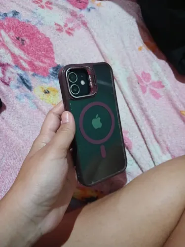 Vendo iPhone 12 por 900,00