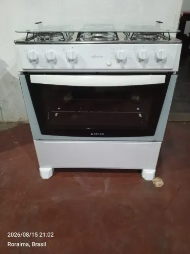 Fogão atlas funcionando perfeitamente suas bocas e forno faço entrega.