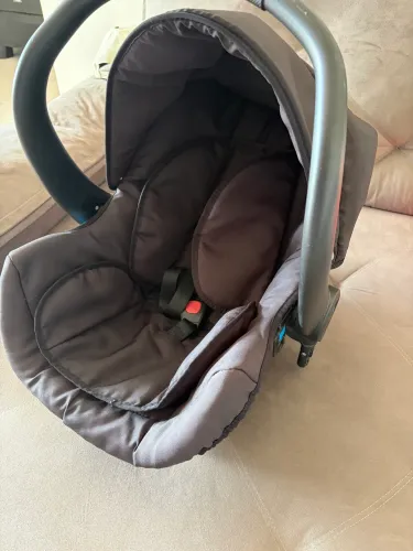 Vendo bebê conforto galzerano com base