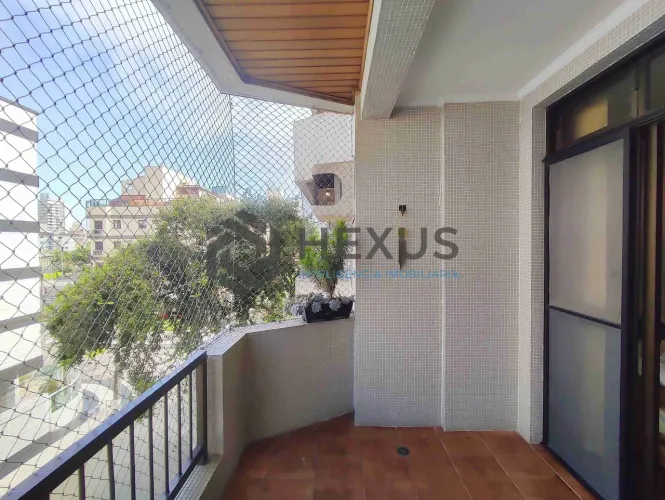 Apartamento com varanda e lazer na Praia das Asturias, Guaruja
