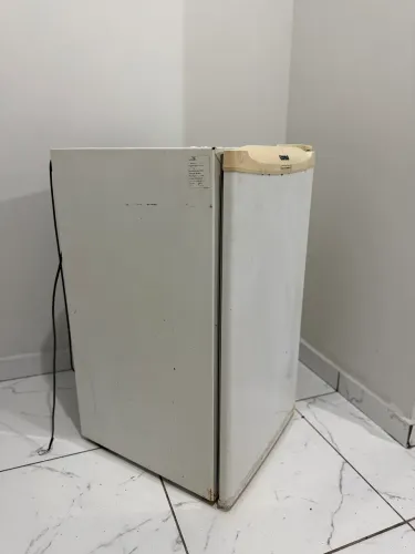 Vendo frigobar Consul Compacto 120