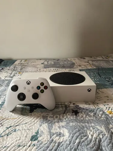Xbox Series S 2TB um controle LEIA A DESCRIÇÃO