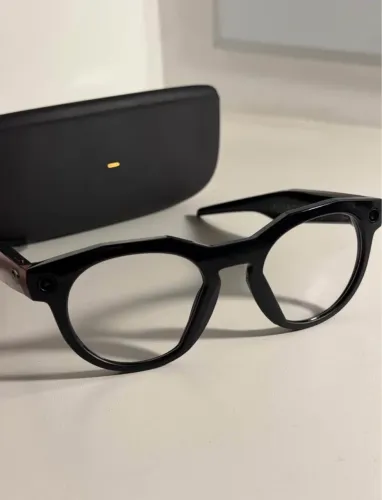 Oakley Meta Glasses HSTN