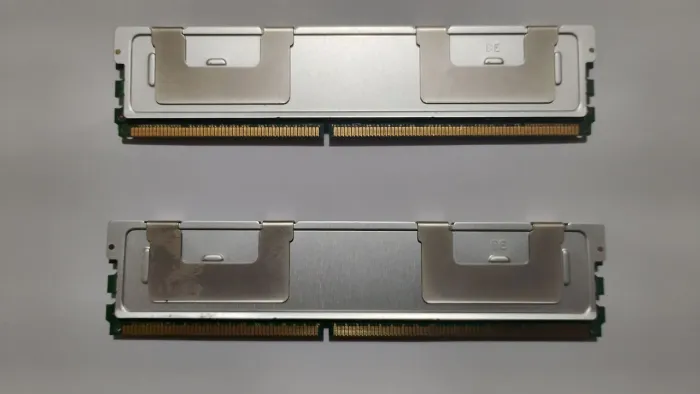 Memória RAM 8GB ECC DDR2 (2x 4GB)