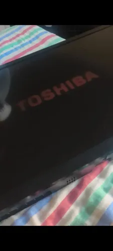 TV TOSHIBA LED 32L2400 com defeito