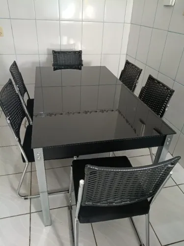 Mesa de Aço Nobre com 6 Cadeiras