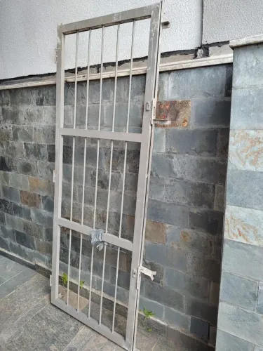 Portão de ferro