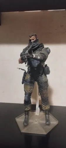 Vendo action figure snake metal gear