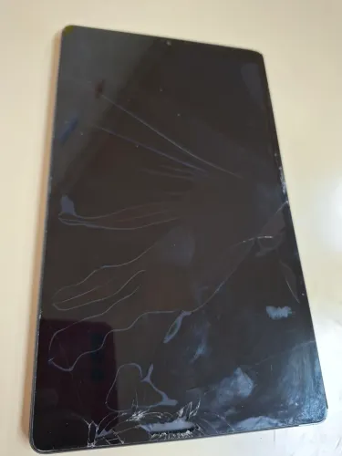 Tablet Samsung T220_ com tela quebrada, liga mas precisa trocar tela