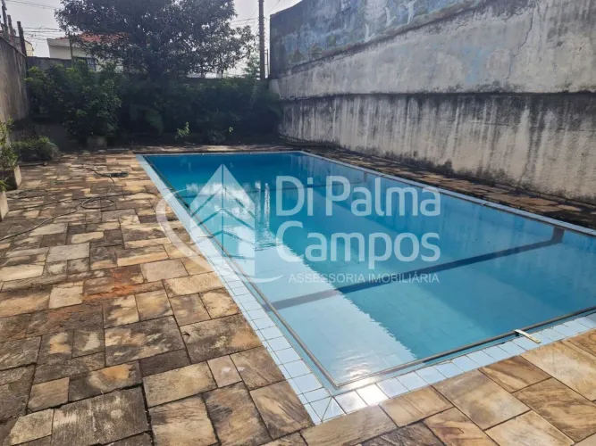 Terreno / Casa térrea à venda com 300 m² na Vila das Mercês