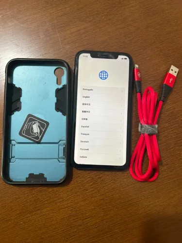 Vendo iPhone XR 64GB em excelente estado de conservação, funcionando perfeitamente.