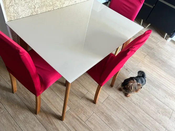 Mesa de vidro com pouco uso