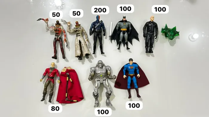 Bonecos DC COMICS