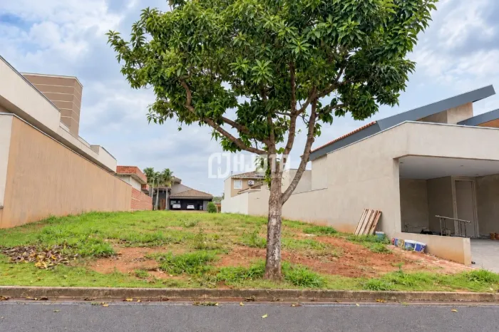 Terreno 360m2 à venda no Jardim Botânico - Bady Bassit